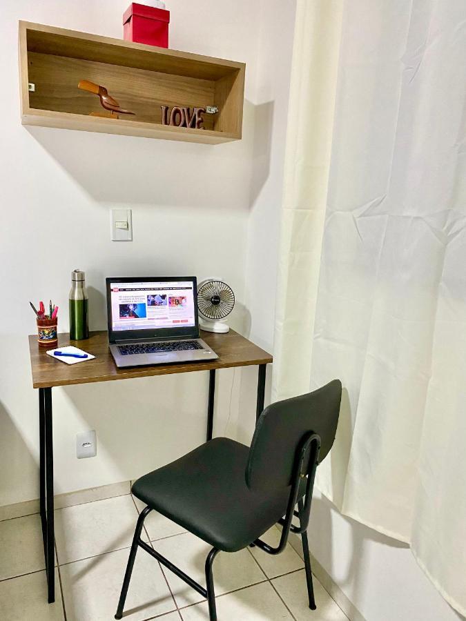 Apto No Centro Perto Do Shopping Com 2 Quartos De Casal Arcond Wifi Fibra Homeoffice E Garagem Em Dourados Exterior photo